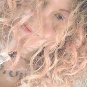 Meet your Posher, Bella